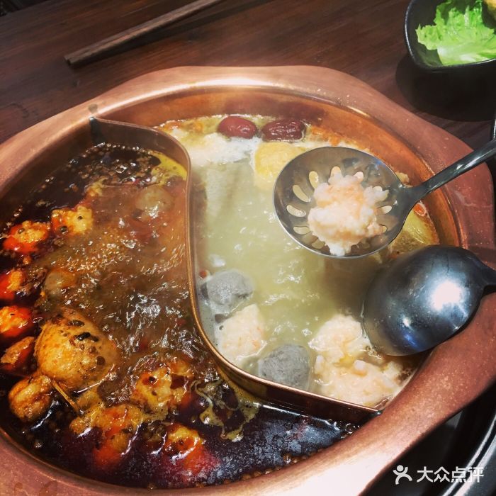 在湖濱商業(yè)街，遇見熱辣純粹的溫存——楊單純私房火鍋探味記